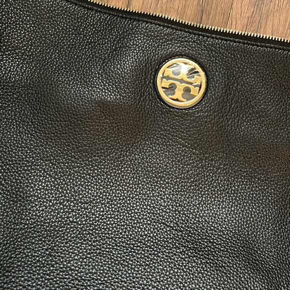 Tory Burch Carson Hobo - Picture 3 of 14